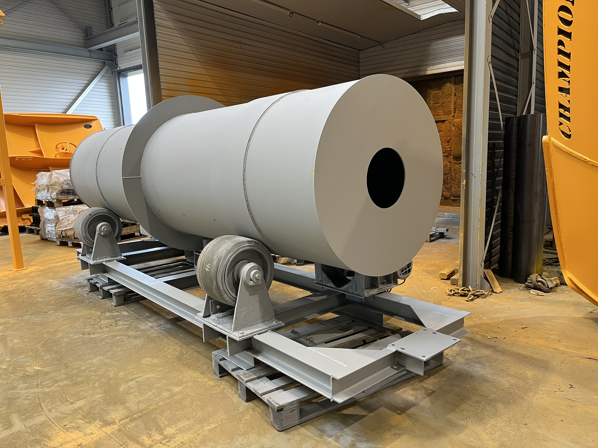 Fabrication d'un cylindre par les équipes Morgère